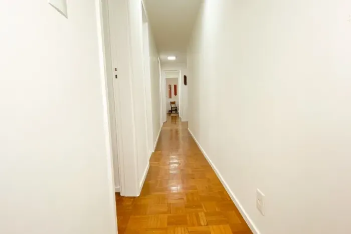 Piso de taco, box de banheiro, armários, granito, vidros, janelas, portas, reforma de apt
