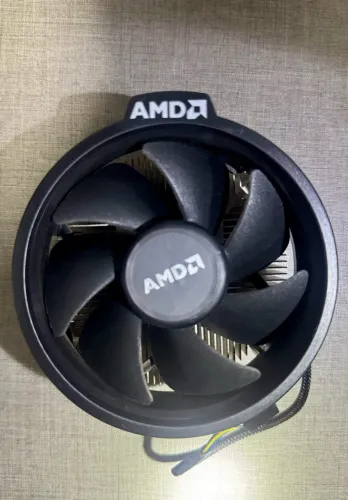 Cooler AMD Wraith Box Original AM4 + Kit de Fixação e Pasta Térmica Original