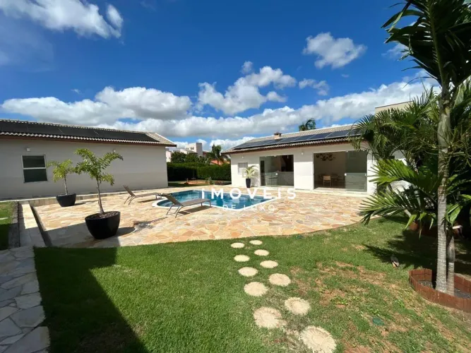 Casa 3 dormitórios e piscina à venda no Condomínio Terras de Monte Serrat, Salto/Sp