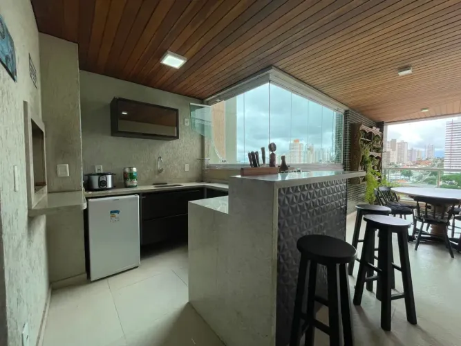 1 APTO POR ANDAR - 4 suítes com vista 360º