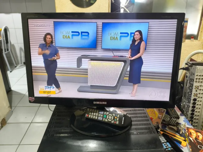 NÃO É SMART TV/MONITOR SAMSUNG 24 POLEGADAS DIGITAL