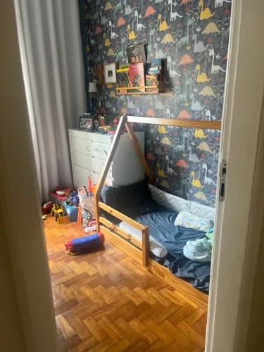 Cama juvenil montessoriana em madeira