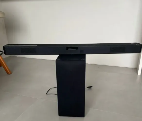 Soundbar LG SN4 Bluetooth 300W com 2.1 Canais Subwoofer Sem Fio DTS Virtual X Sound Sync W