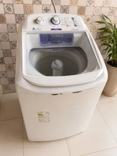Máquina de lavar roupa Eletrolux 10.5 k