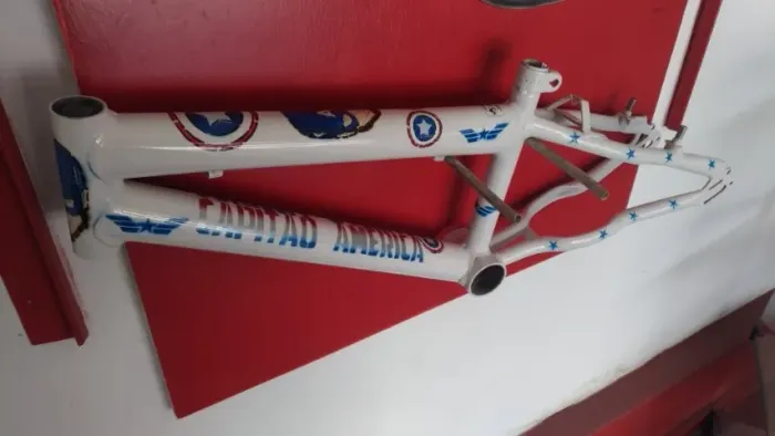 Kit Quadro + Garfo Capitão América Aro 16 (Pintura Premium - Novo)