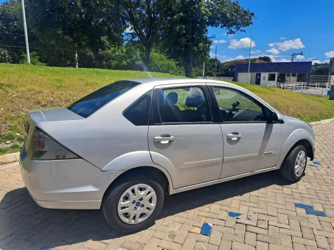 Ford Fiesta Sed. 1.6 8V Flex 4P 2011