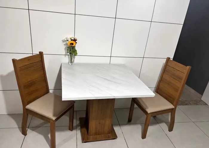 DOAÇÃO MESA COM CADEIRAS - DOAÇÃO