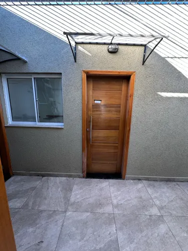 Linda casa nova para locação local próximo a tudo