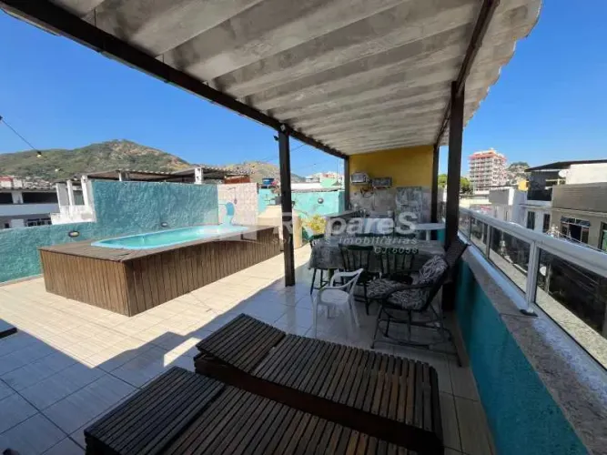 Casa com 177 m2 - 3 quartos, 2 vagas de garagem, em condomínio fechado na Intendente Magal