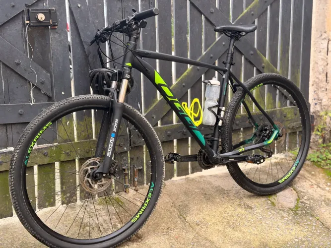 Bicicleta OGGi Big Wheel 7.1