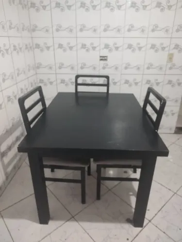 MESA COM 3 CADEIRAS