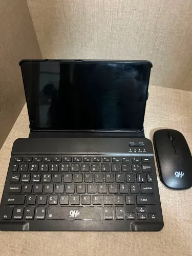 VENDO TABLET SANSUNG A9 64GB OTIMO PRA TRABALHO E ESTUDO COMPLETO.