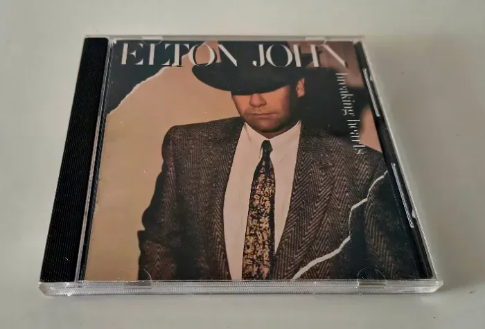 CD Elton John - Breaking Hearts - Rocket Record - Polygram - Ind. Brasileira