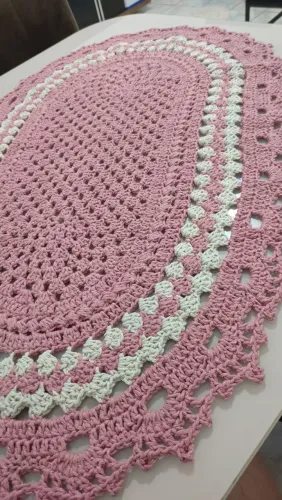 Tapete crochê rosé trançado