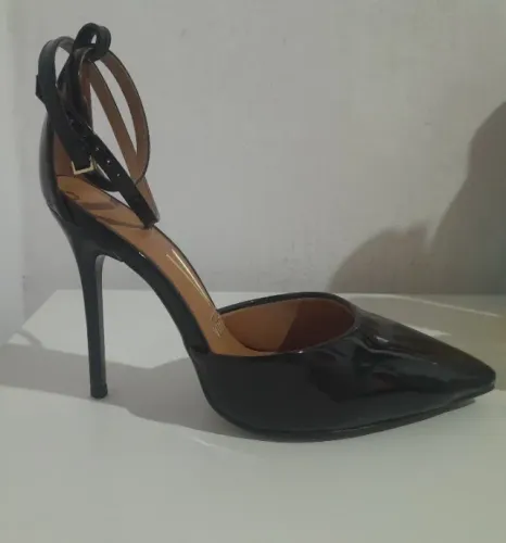Scarpin Preto Vizzano 11 cm número 36