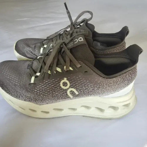 Tênis ON CloudSurfer Max Masculino