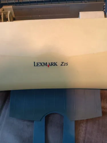 Impressora Lexmark Z25 com os cartuchos usada