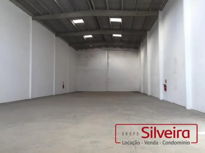Pavilhão para Alugar em Porto Alegre - 1.300 m² em Condomínio Fechado