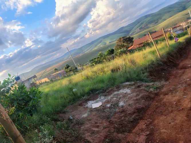 Oportunidade Única , Lote 400m2( Aceito Carro)em Nova Lima , conhecido como água limpa