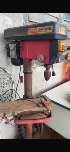 Furadeira de mesa