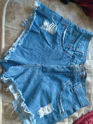 Vendo short jeans, lindo.