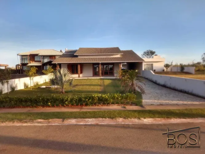 VENDA CASA - 03 QUARTOS 760,00 M2 - CONDOMINIO ILHA BRASIL