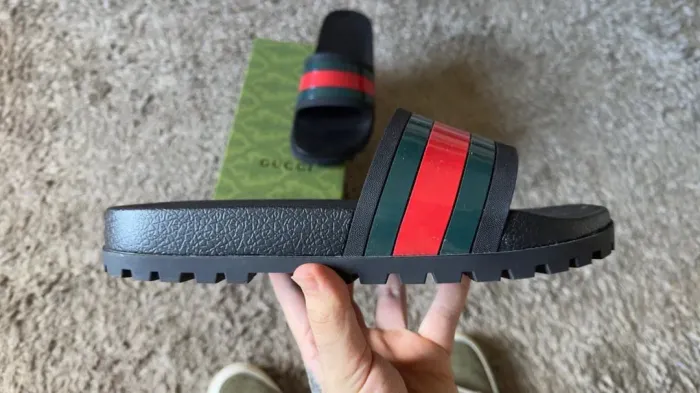 Chinelo slide gucci