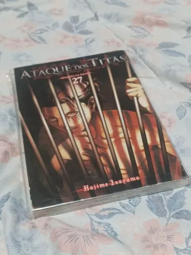 Mangá Attack On Titan Vol. 27