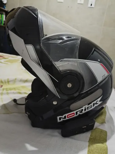 Capacete norisk Robocop tamanho 58