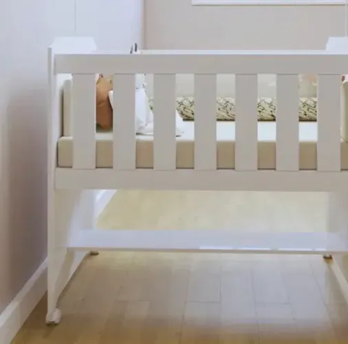 Berço com colchão nunca usado 