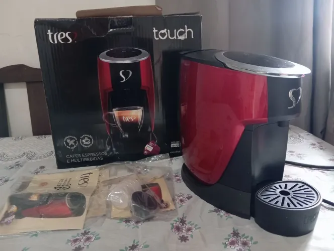 Cafeteira Três Corações Touch Vermelha - Usada apenas 3x (Completa na Caixa)