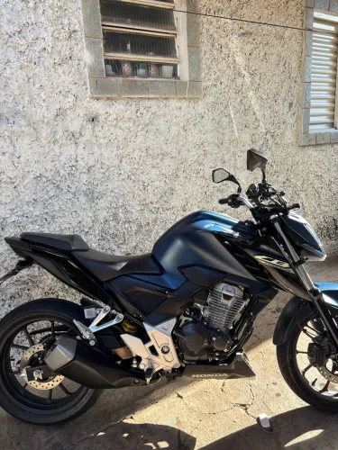 Cb 300f 