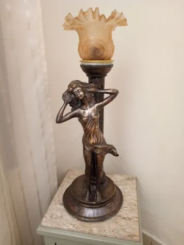Luminária toda em bronze