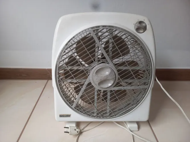 Ventilador circulador de ar usado