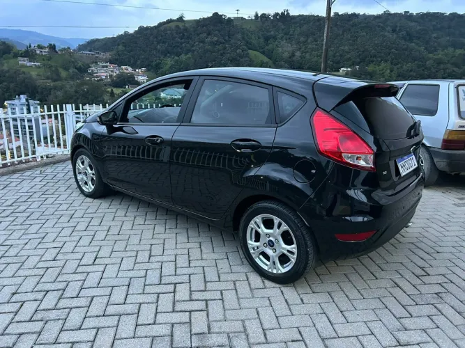 Ford Fiesta 1.6 16V Flex Mec. 5P 2015