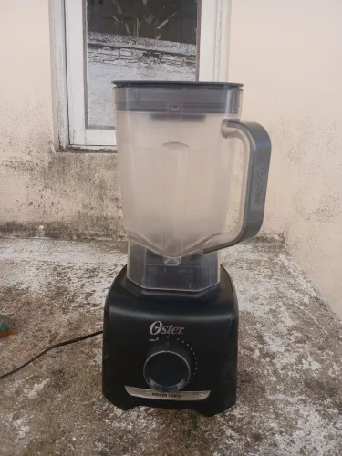 Liquidificador da oster 50 reais funcionando 