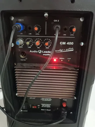 Potencia CM 400 Áudio Leader Ativa - Saída para caixa escrava.
