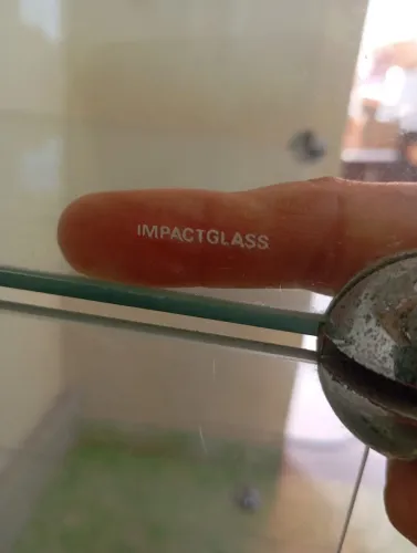 Vidros Temperados 4mm para vitrines