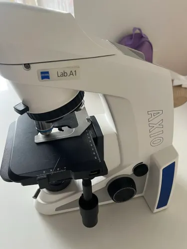 Microscópio Carl Zeiss