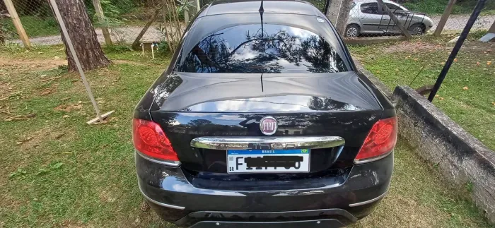 Fiat Linea Essence 1.8 Flex 16V 4P 2015