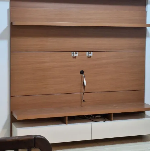 Painel rack com 2 gavetas