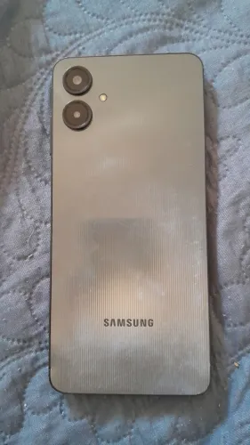 Celular Samsung semi novo