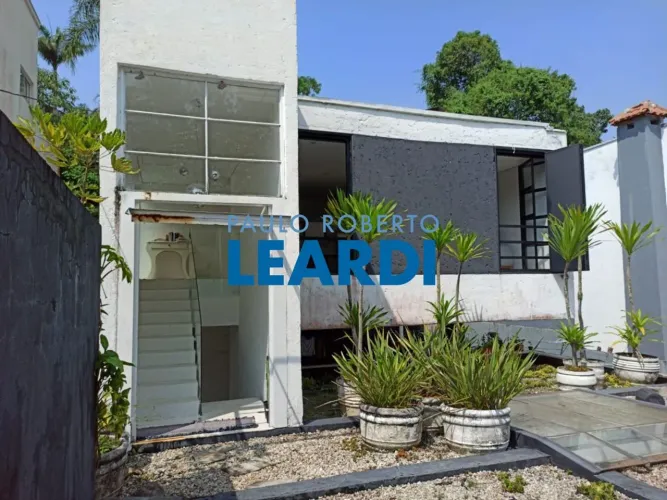 CASA EM CONDOMÍNIO - PARQUE DOS LAGOS - SP