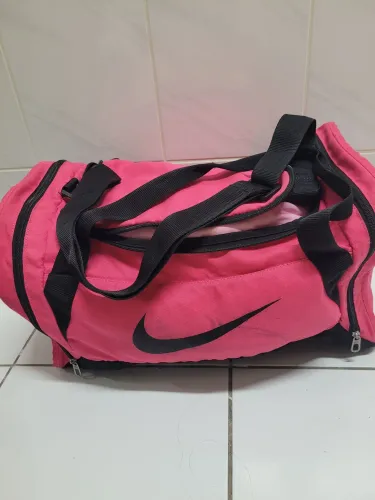 Sacola Esportiva Nike Rosa - viagem ou academia