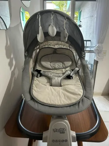 Cadeira de descanso e balanço para bebê elétrica Snug - Maxi Baby