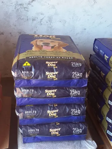 Ração para cães adultos, filhotes e gatos