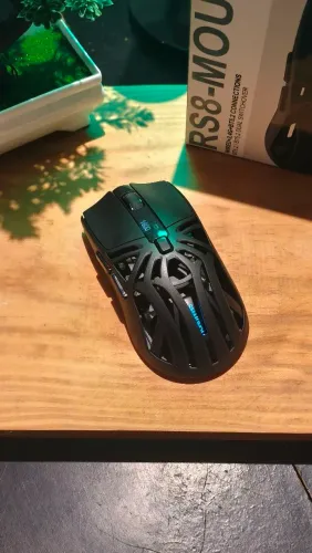 Mouse Gamer Wireless SmailWolf RS8 Tri-Mode Bluetooth / 2.4GHz Leve (Preto)
