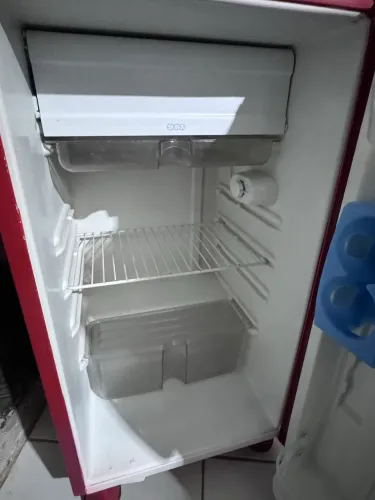 Vendo frigo bar funcionando perfeitamente entrego litros 150