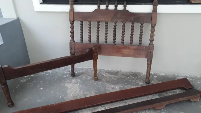 Cama solteiro madeira