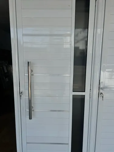 PORTA DE ALUMÍNIO LUXO BRANCA - DIRETO DA FÁBRICA!